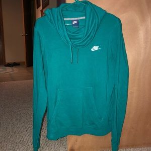 Green/blue nike sweatshirt